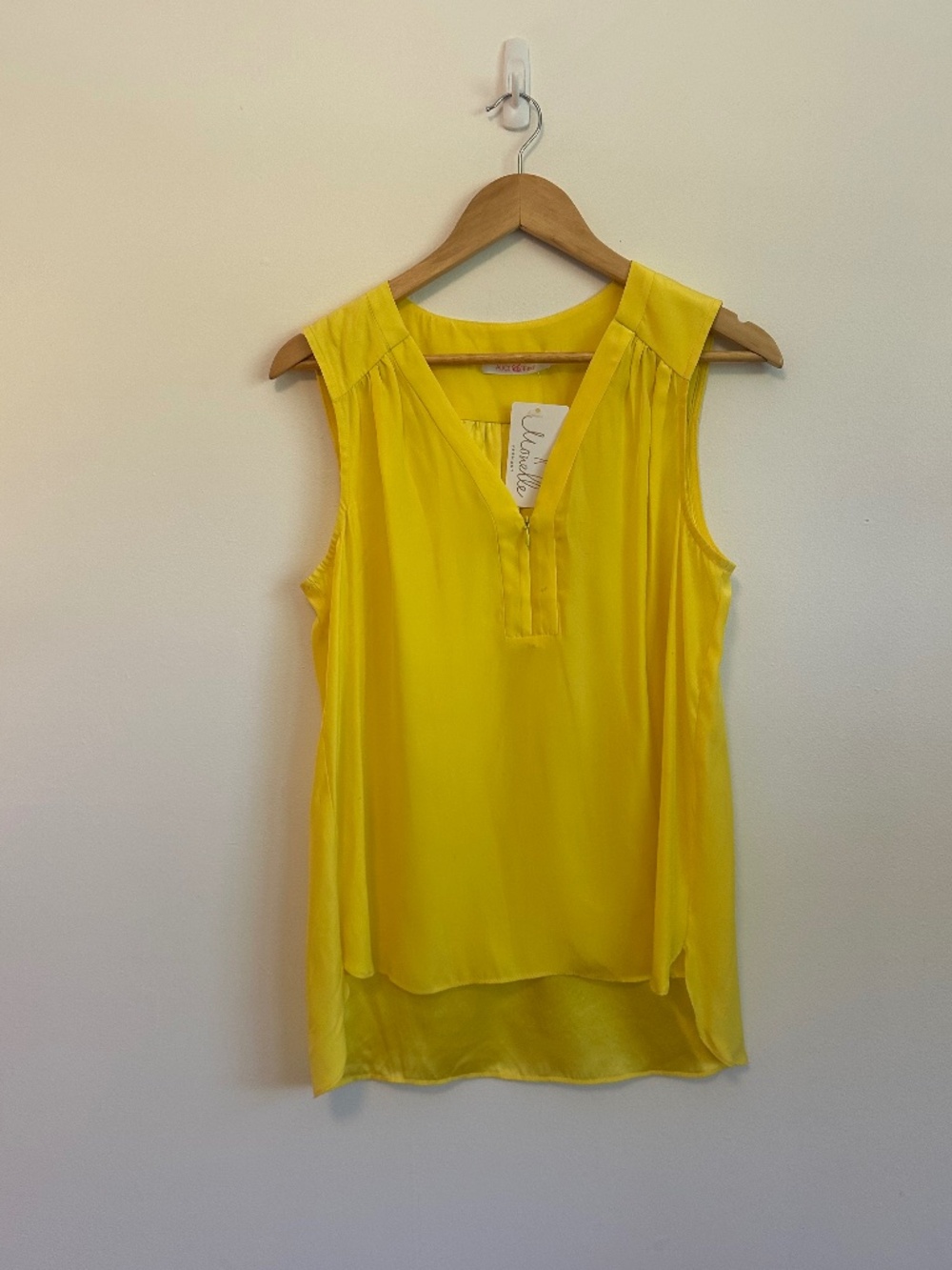 Alice & Trixie Yellow Silk Zip Front Sleeveless Blouse | Size Medium